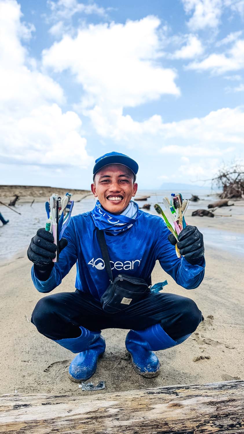 Protecting Trianggulasi Beach Supported by AquaOmega