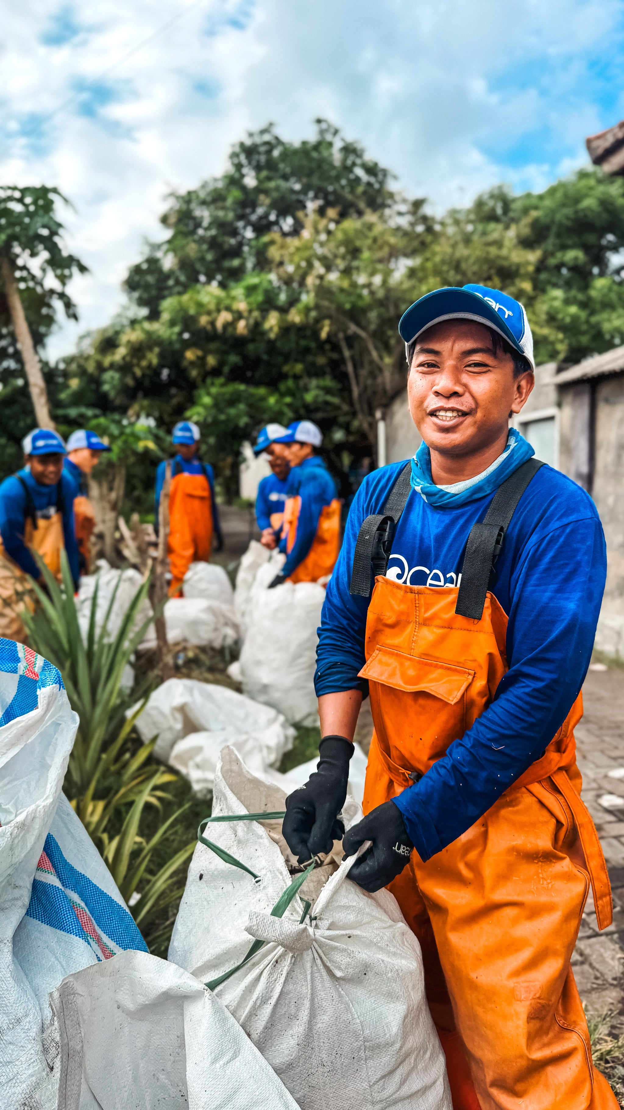 Plastic-Free Rivers: The 4ocean Java Team in Action at Blambangan!