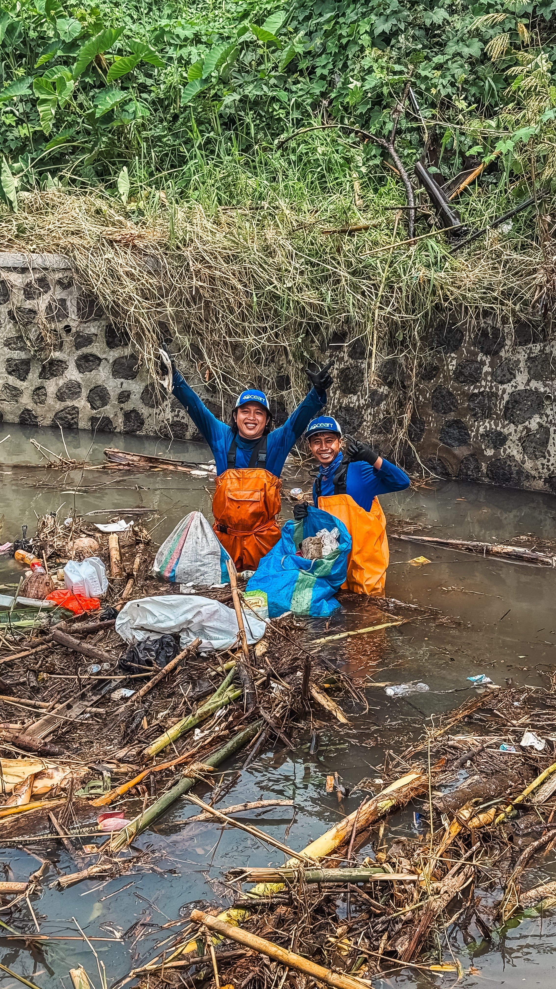 Preventing Floods: Collective Efforts in Cleaning Up the Pengatigan River Boom