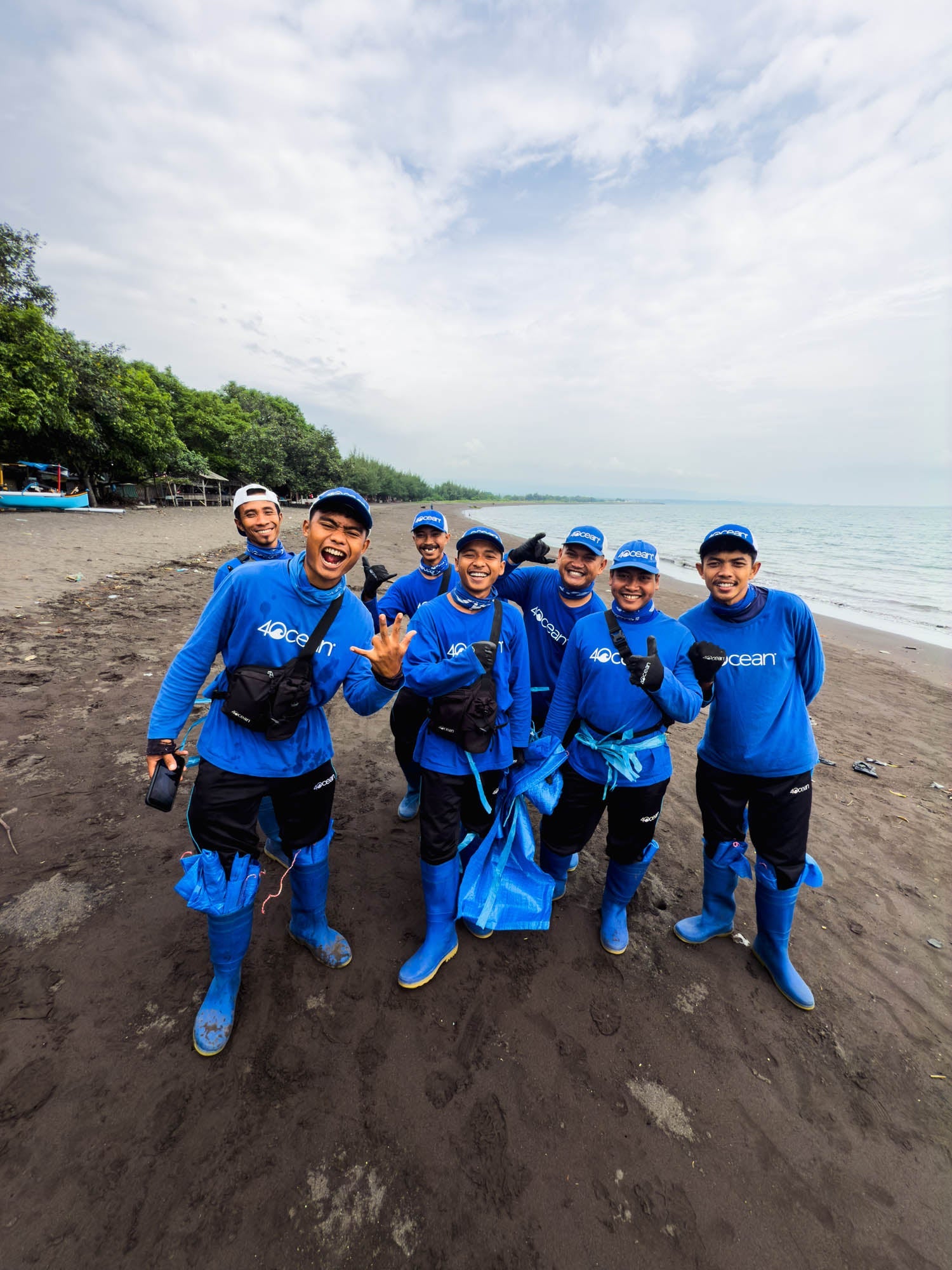 Santen Beach Cleanup Supported by Abyss Battery