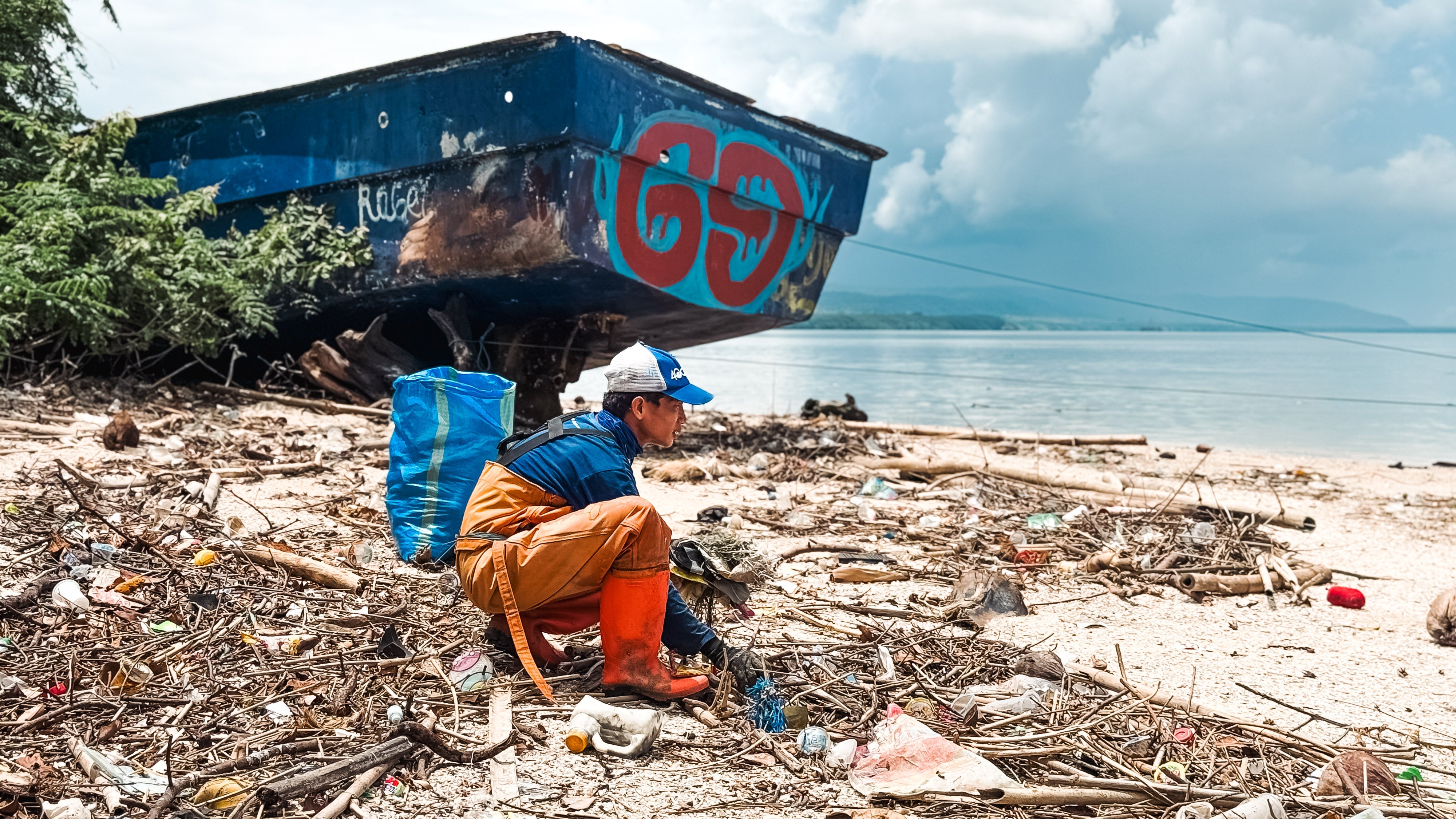 Cleanup at Sembulungan Bay: Restoring a National Treasure After the Tide