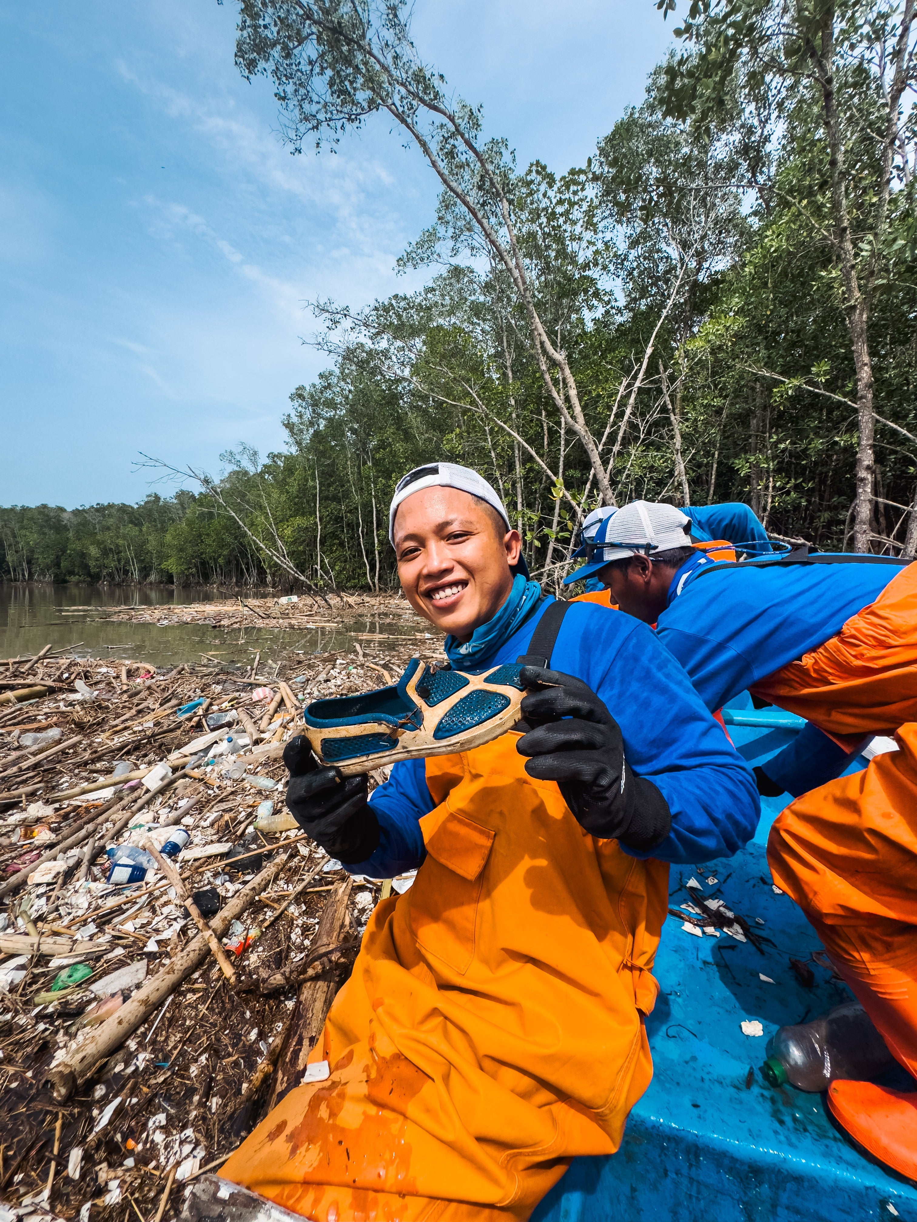 Serena & Lily Supports River Cleanup and Plastic Waste Removal Along the Stail River