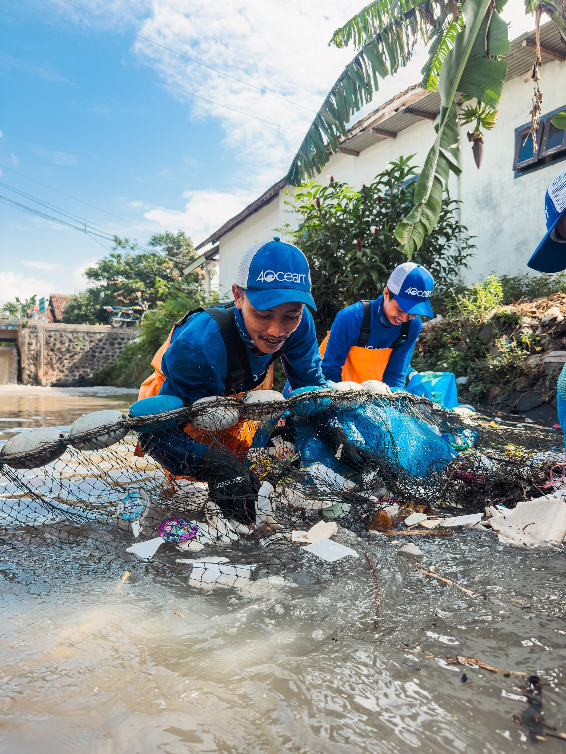 Blambangan River Boom: Challenges and Community Impact
