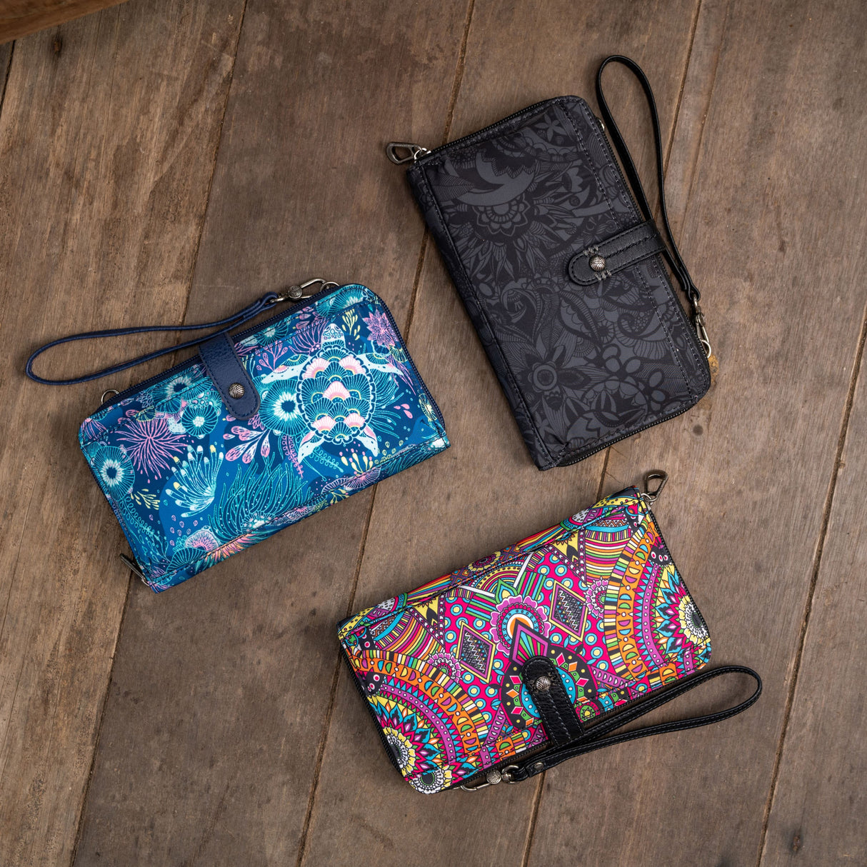 Sakroots x 4ocean Large Smartphone Crossbody