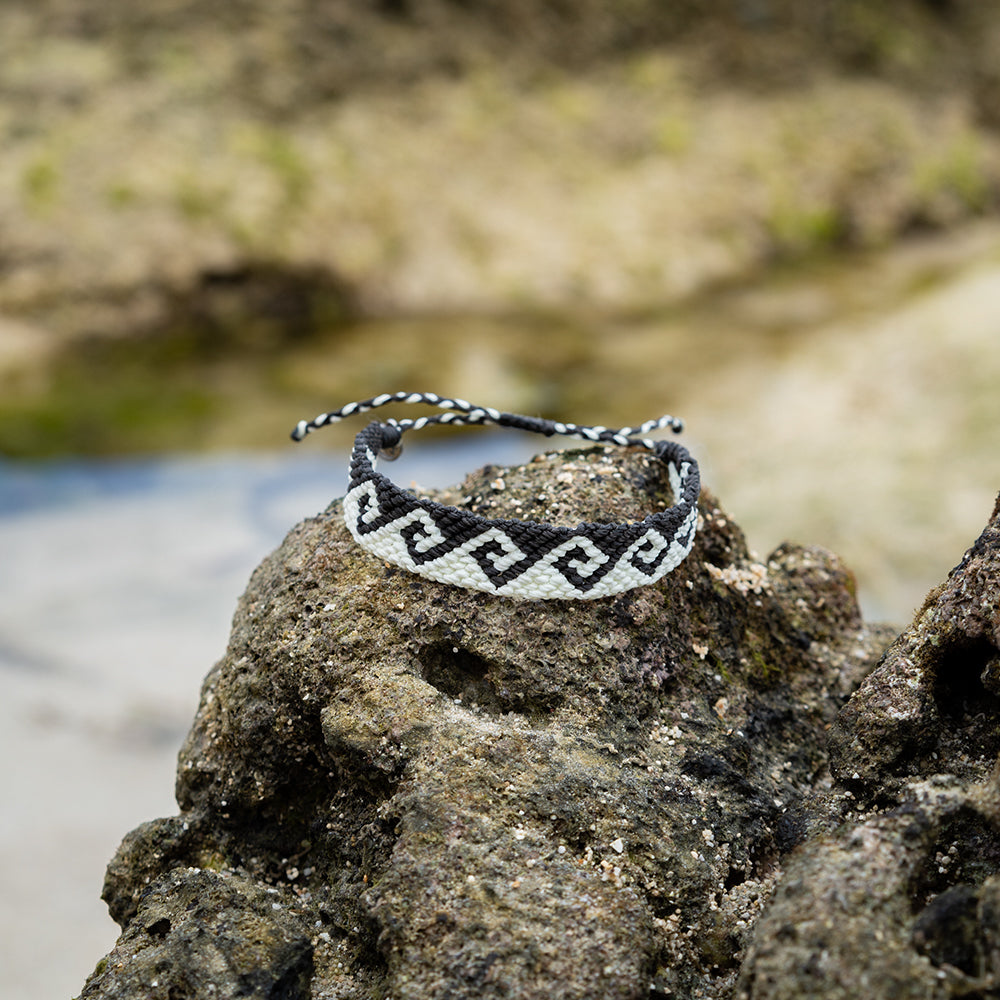 Glow-in-the-Dark Deep Sea Wave Bracelet