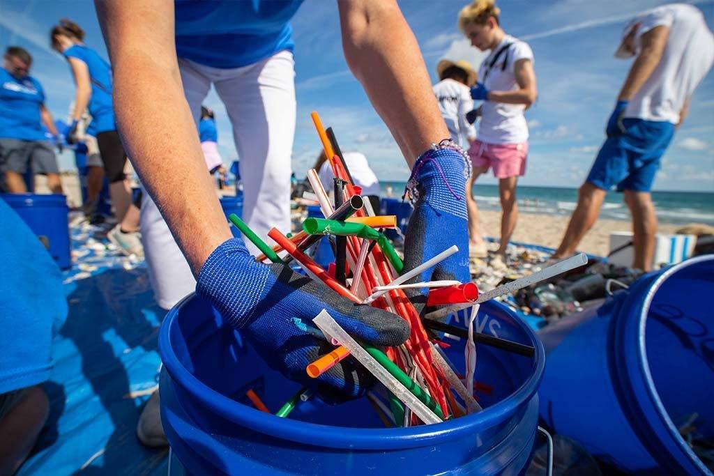 4ocean Hosts Beach Cleanup For World Oceans Day - 4ocean