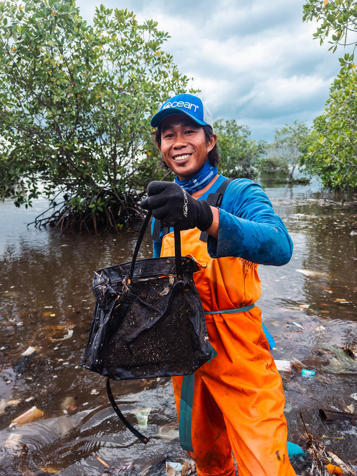 COASTAL AND MANGROVE CLEANUP AROUND THE BAGO ESTUARY