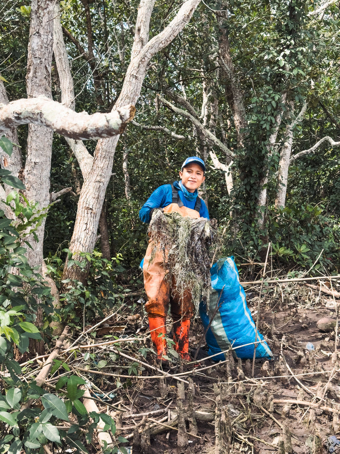Rescuing the Roots: 4ocean Java Team Tackles Post-Flood Plastic in Setail’s Mangroves