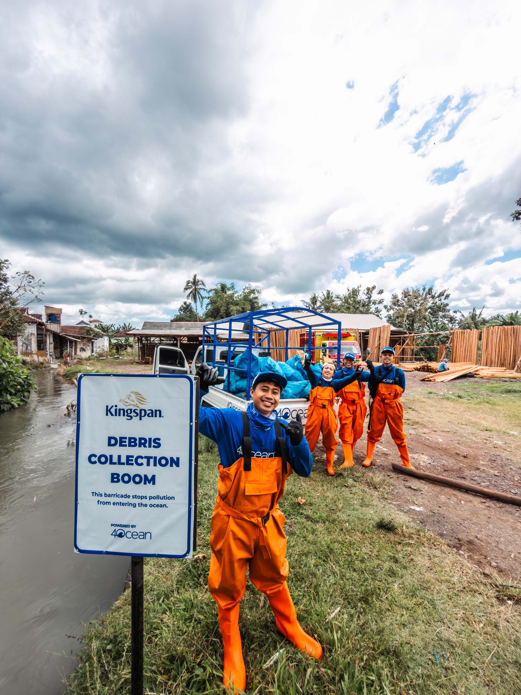 The 4ocean Java River Boom Team's Commitment to Cleaner Rivers