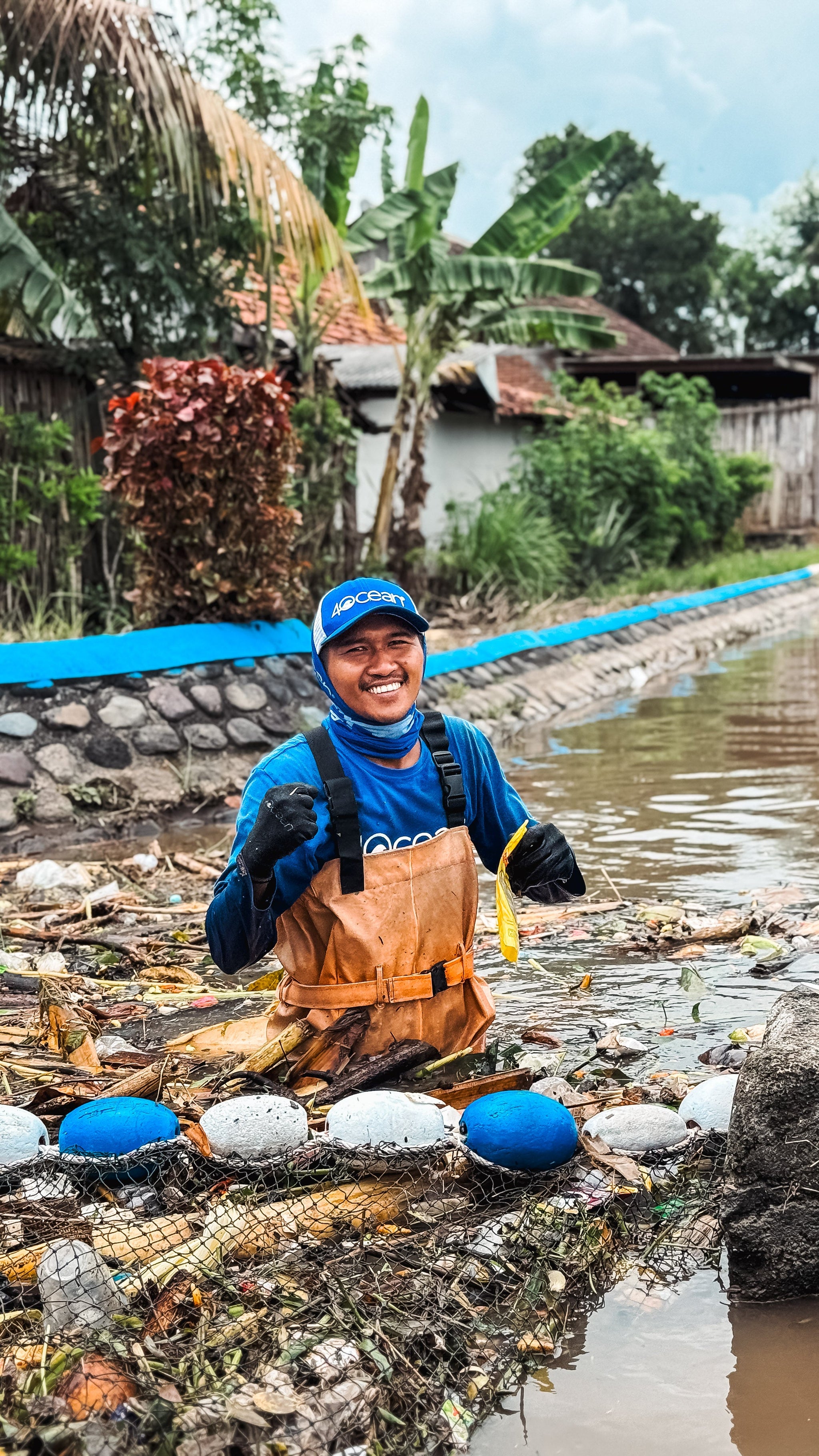 Benchmark Supports 4ocean Java’s Cleanup Effort at Sumber Asri Canal