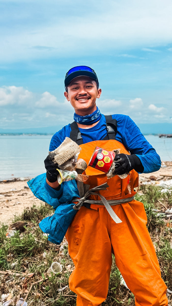 Churchill Container Backs 4ocean Java Cleanup at Sembulungan Beach