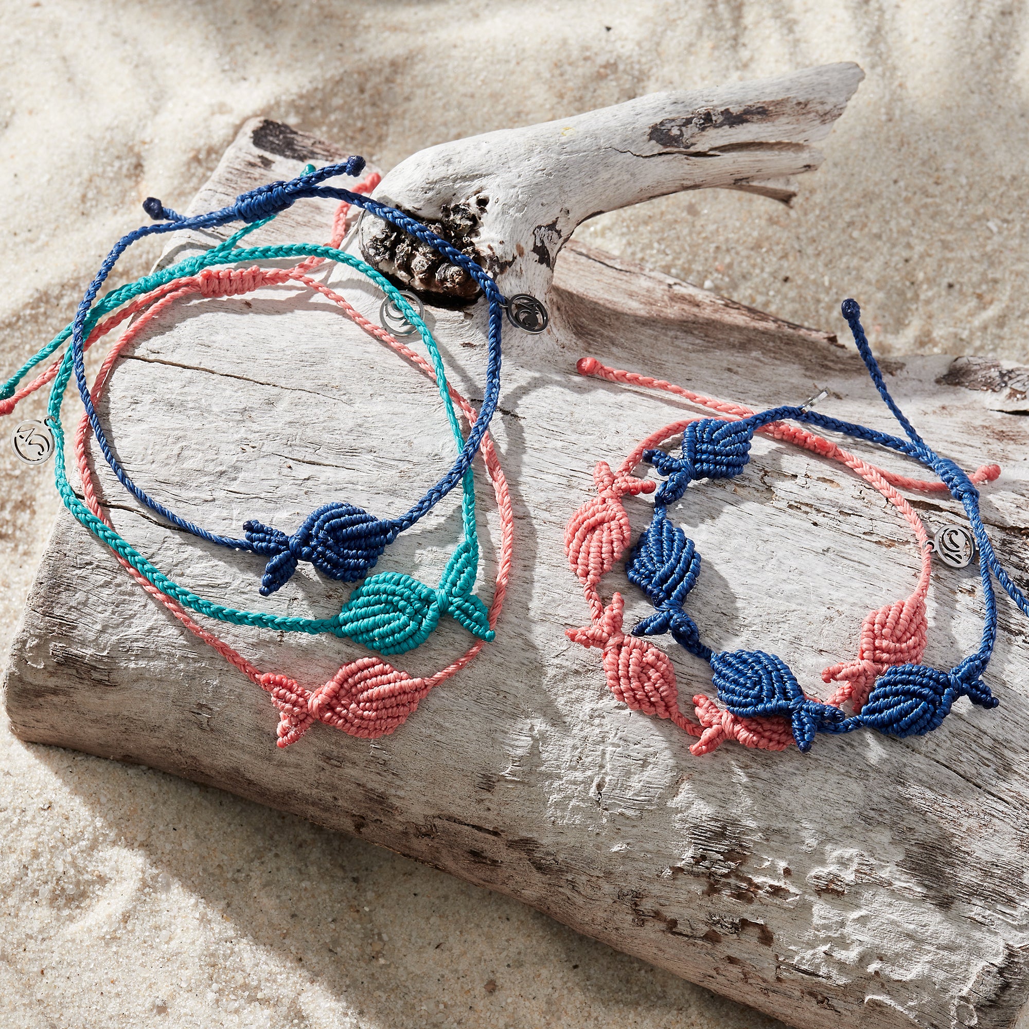 DIY Friendship Bracelets: Fishtail Braid. - The Stripe