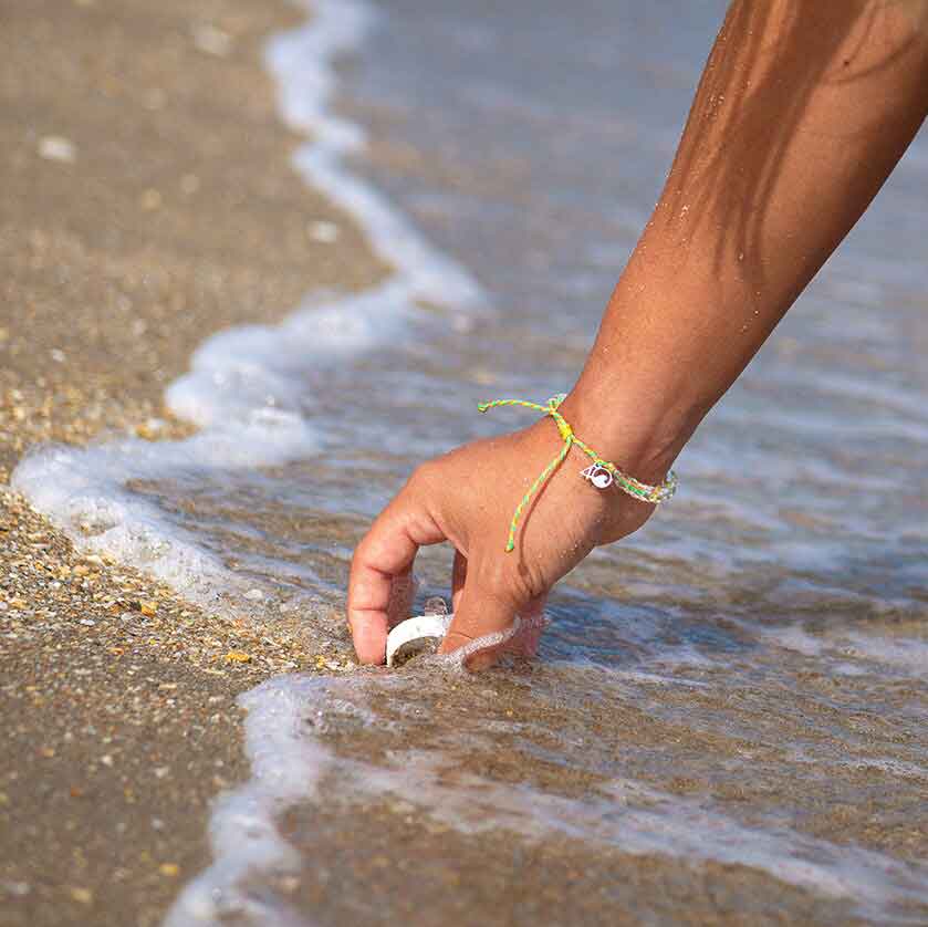 4ocean Bracelet - Help Remove Trash from the Ocean
